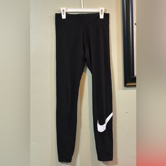 Nike Pants - Women’s size small black Nike leggings. Very gently used. Like new condition.